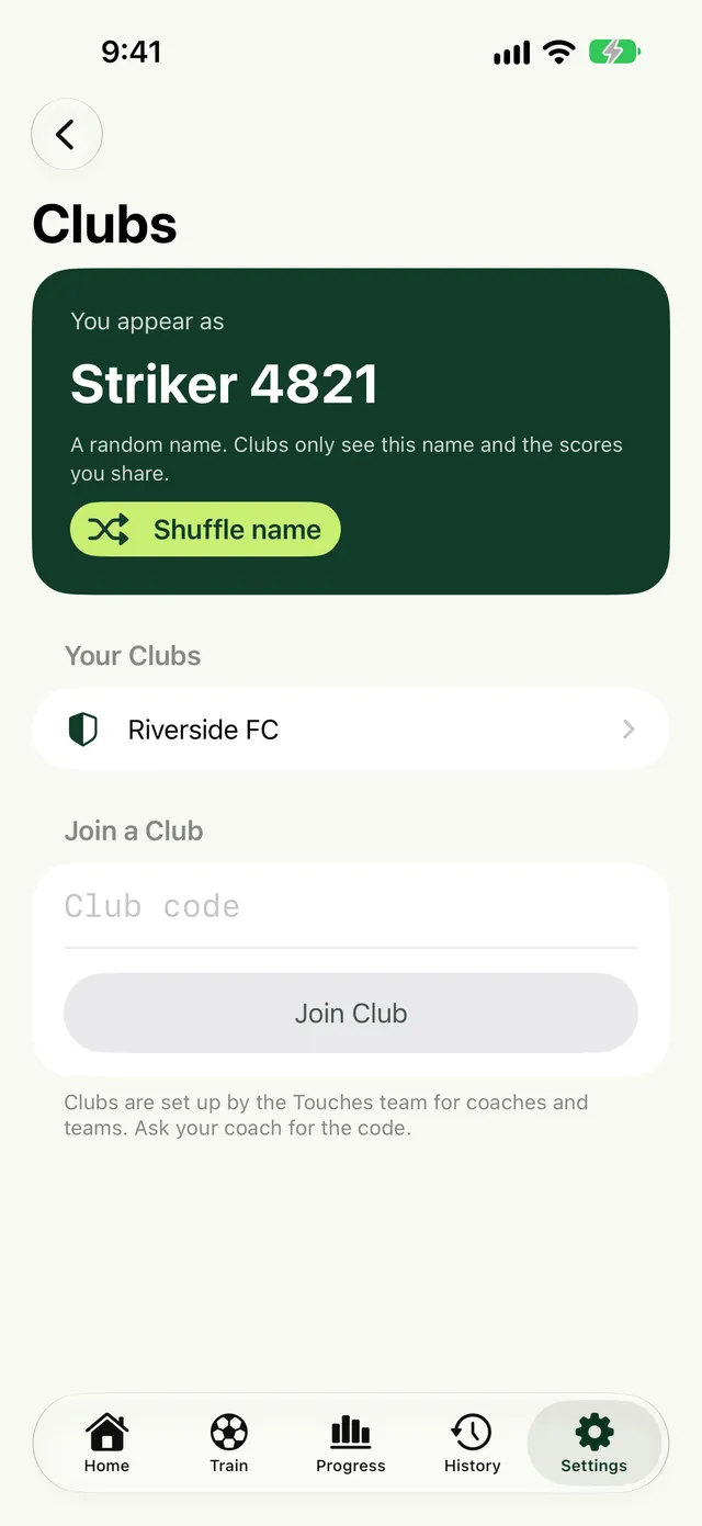 Touches Clubs screen on iPhone: your anonymous name Striker 4821, your Clubs and a field to join a Club with a code